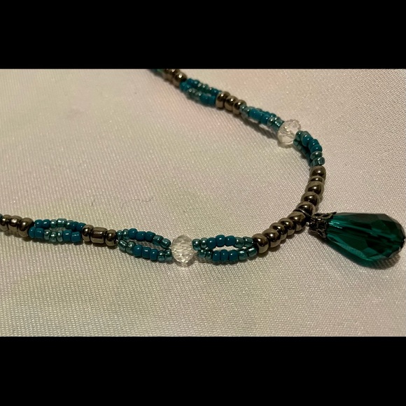 Hand-beaded, handmade necklace w/ faux turquoise crystal drop centre - Picture 1 of 4